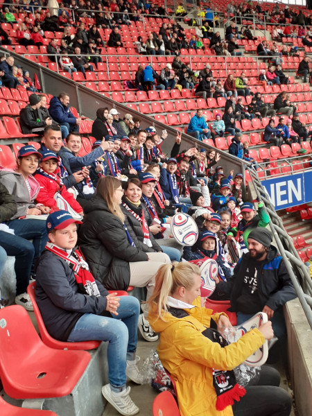 SVSW Nachwuchskicker schnuppern Bundesliga Stadionatmosphäre